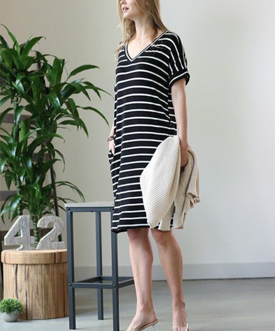 Women * | Cheapest 42Pops Black & Ivory V-Neck Rolled Short-Sleeve Pocket Shift Dress Women